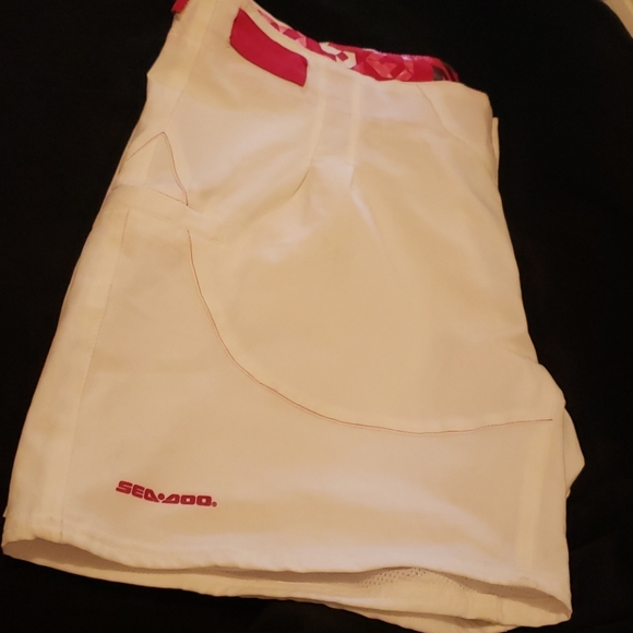 NWT Seadoo Ladies Pulse Boardshorts - Picture 3 of 6